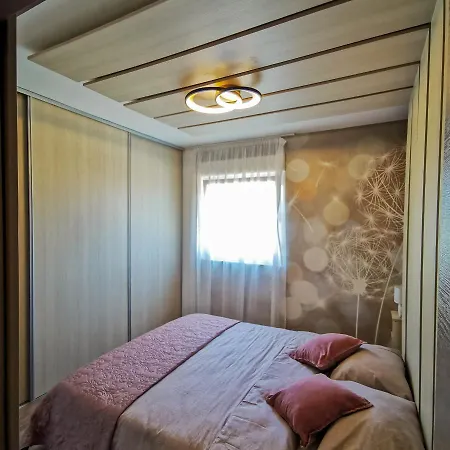 Apartment Liznjan Apartman *