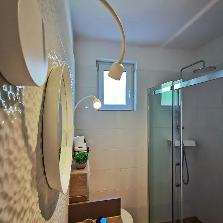 Apartment Liznjan Apartman Ližnjan